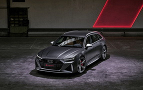 Серебристый автомобиль Audi RS6 Avant, 2020 года
