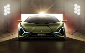Автомобиль Lamborghini Sian 2019 года в свете софитов