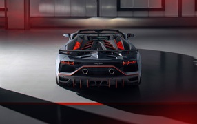 Спортивный автомобиль Lamborghini Aventador SVJ 63 Roadster 2020 года вид сзади