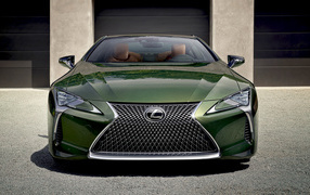 Зеленый автомобиль Lexus LC 500 Inspiration Series, 2020 года