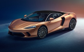 Коричневый автомобиль McLaren GT Superlight 2019 года