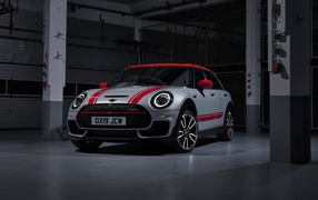 Автомобиль MINI John Cooper Works Clubman 2019 года