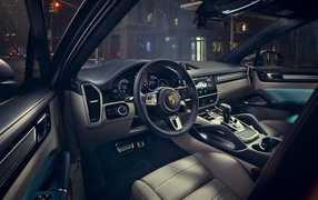 Кожаный стильный салон Porsche Cayenne Coupe, 2019  года