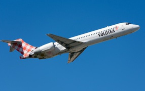 Большой пассажирский  Boeing 717-200 авиакомпании Volotea 