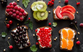 Sandwiches with cottage cheese, berries and fruits