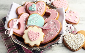Appetizing heart-shaped cookies with icing for your favorite