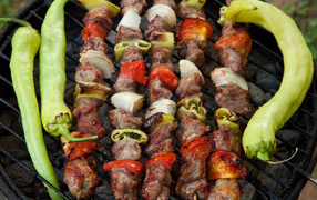 Шашлык на гриле с перцем 