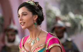 Актриса Наоми Скотт в роли принцессы Жасмин в фильме Аладдин, 2019