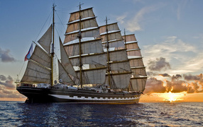 Красивый четырёхмачтовый барк 