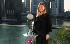 Теннисистка Симона Халеп с наградой