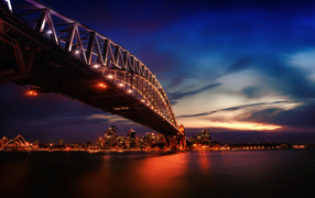 Bridge in the port of Jackson at night, Sydney