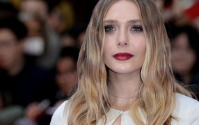 Красивая молодая девушка, актриса Элизабет Олсен