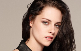 Голубоглазая брюнетка, актриса Кристен Стюарт