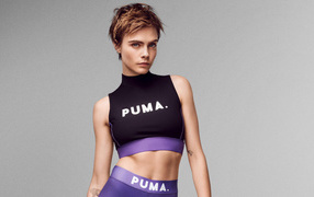 Английская актриса Кара Делевинь в спортивной форме Пума