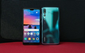 Смартфон Huawei P20 Pro, 2019 года