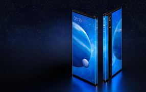 Новый смартфон Xiaomi Mi Mix Alpha на синем фоне