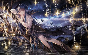 Красивая девушка аниме лежит на дереве у воды