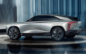 Серебристый автомобиль DS Aero Sport Lounge 2020 года вид сбоку