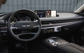 Черный салон автомобиля Genesis G80, 2021 года