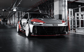 2020 Audi RS6 GTO Concept car in a parking lot
