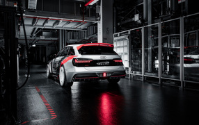Автомобиль Audi RS6 GTO Concept 2020 года вид сзади