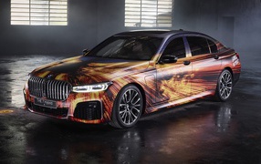 Автомобиль BMW 745e XDrive M Sport, 2020 года в гараже