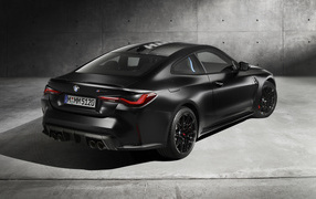 Черный BMW M4 Competition X Kith 2020 года вид сзади