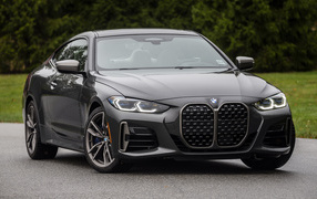 Черный BMW M440i XDrive, 2021 года