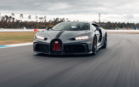 2020 Bugatti Chiron Pur Sport on the track