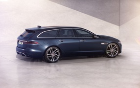 Автомобиль Jaguar XF Sportbrake 2020 года вид сбоку