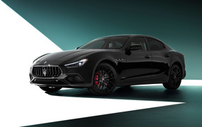 Стильный дорогой автомобиль Maserati Ghibli S Q4 GranSport Nerissimo Pack 2021 года