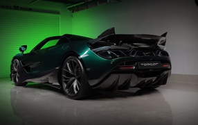 Быстрый кабриолет McLaren 720S Spider Fury 2020 года в гараже