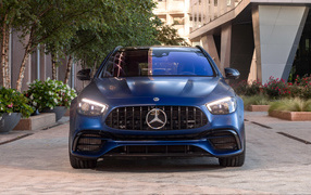 Blue car Mercedes-AMG E 63 S 4MATIC +, 2021 front view