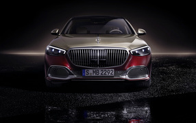 Автомобиль Mercedes-Maybach S 580,  2021 года вид спереди