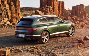 Автомобиль Genesis GV80 3.5T AWD 2020 года вид сзади