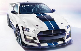 Гоночный автомобиль  Hennessey GT500 Venom 1000, 2020 года на белом фоне