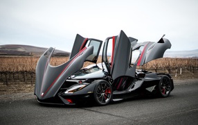 Спортивный  SSC Tuatara, 2020 года с открытыми дверями