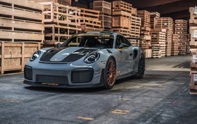 Автомобиль  Porsche 911 GT2 RS 2020 года на складе 