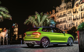 Внедорожник Skoda Vision X 2019 года у здания