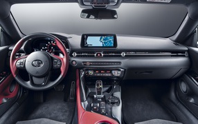 Кожаный салон автомобиля Toyota GR Supra 2L 2020 года
