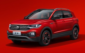 Красный внедорожник Volkswagen Tacqua 280 TSI 2019 года 
