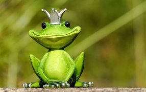 Статуэтка зеленой царевны лягушки 