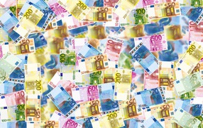 Много разноцветных купюр евро 