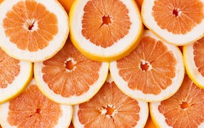 Кружочки грейпфрута крупным планом