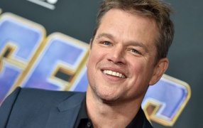 Голубоглазый актер Мэтт Деймон с улыбкой на лице