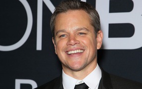 Улыбающийся мужчина, актер Мэтт Деймон