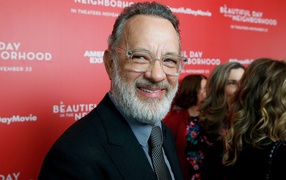 Улыбающийся мужчина, актер Том Хэнкс