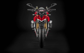 Мотоцикл Ducati Streetfighter V4, 2020 года вид спереди