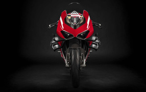 Мотоцикл Ducati Superleggera V4, 2020 года на сером фоне вид спереди