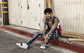 Американский рэпер Blueface  с татуировками на теле